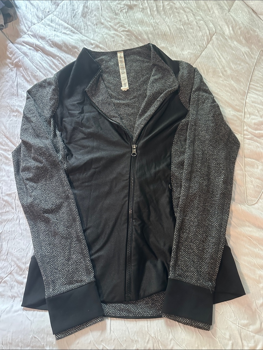 Lululemon Herringbone DefineWomen’s Black & Gray Zip-Front Jacket 8